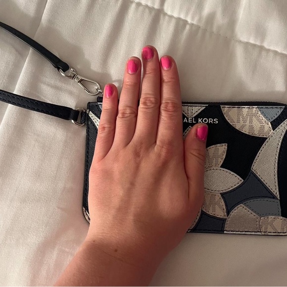 NWT Navy and Silver Michael Kors Wallet - Picture 4 of 8